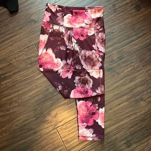 Old Navy leggings. Size Large